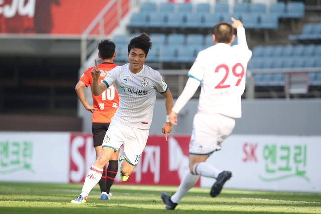 Soi kèo bóng đá Daejeon Citizen vs Jeju United, 17h30 – 27/06/2025 2 Màn chạm trán giữa Daejeon Citizen vs Jeju United